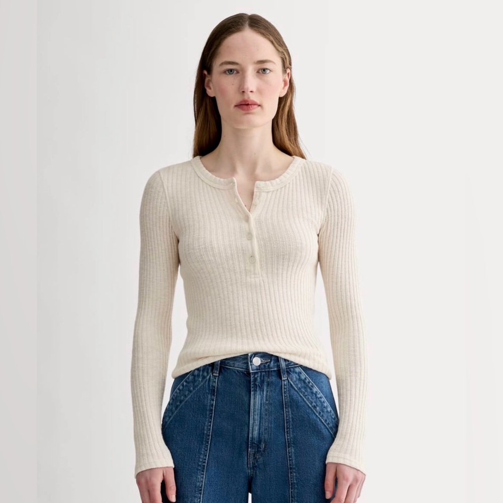 THE COZY RIB HENLEY
Size S